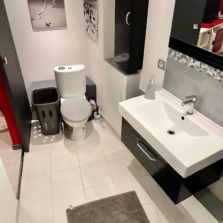 Le Repaire D'antibes Atypique Proche Parc Et Apartman Juan-les-Pins