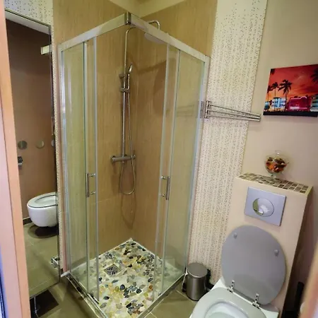 Le Repaire D'antibes Atypique Proche Parc Et Apartman Juan-les-Pins